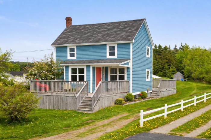 The Salty Turr - Historic Twillingate Home