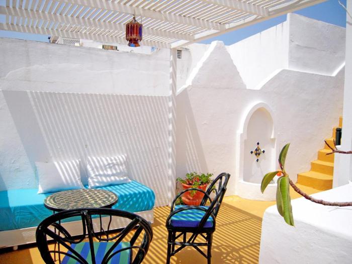 JIBARI, riad luminoso con patio en la medina de Asilah