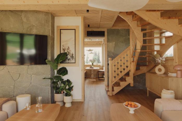 Lovelia - Luxury Mountain Villa with Hot Tub