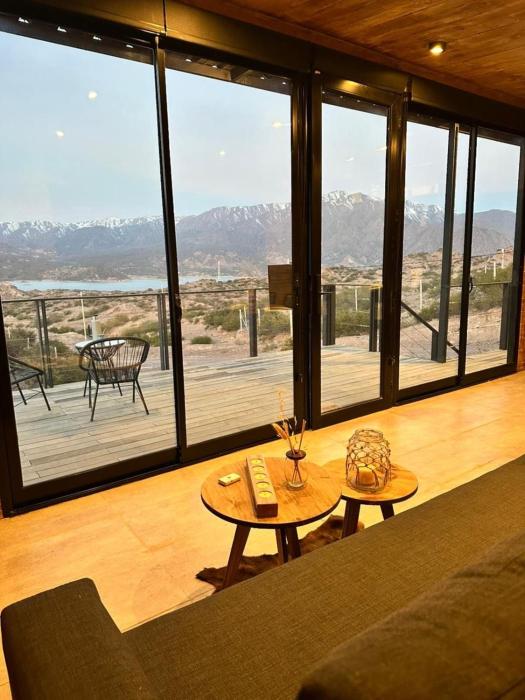 La Mira Lodge, con vista al dique potrerillos