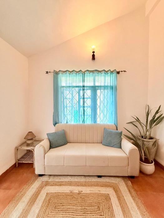 Cozy 1BHK apartment 100 mtc to beach in Candolim