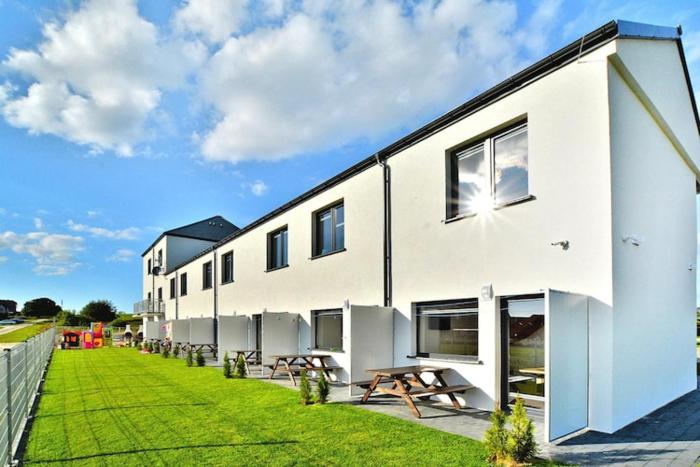 Comfortable holiday homes with a summer pool