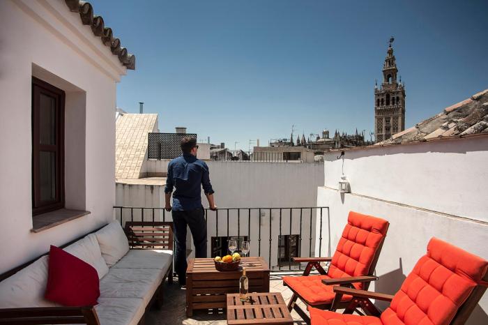 SevilleBnB Group- Angeles House, private terrace with Cathedral Views