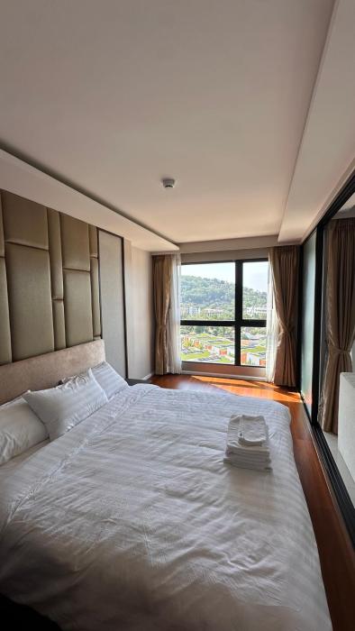 Mida Grande Sea view apartment king-size bed