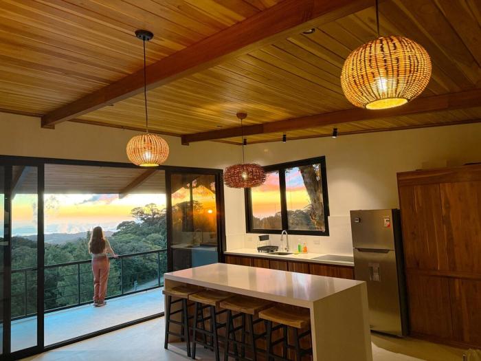 Bosca Monteverde, Luxury in the Cloud Fores
