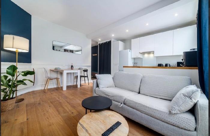 Elegant 2BR Metro Close to Paris