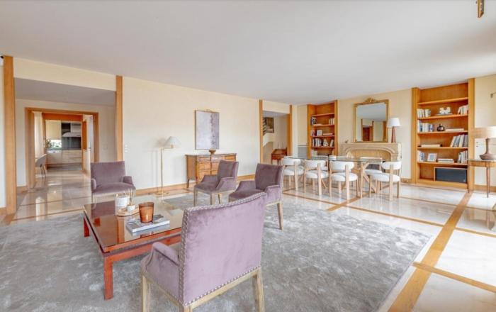 2BR 30 avenue Foch
