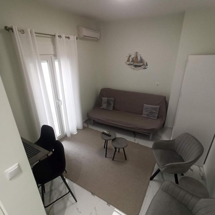 2026 New Studio Near Metro Station