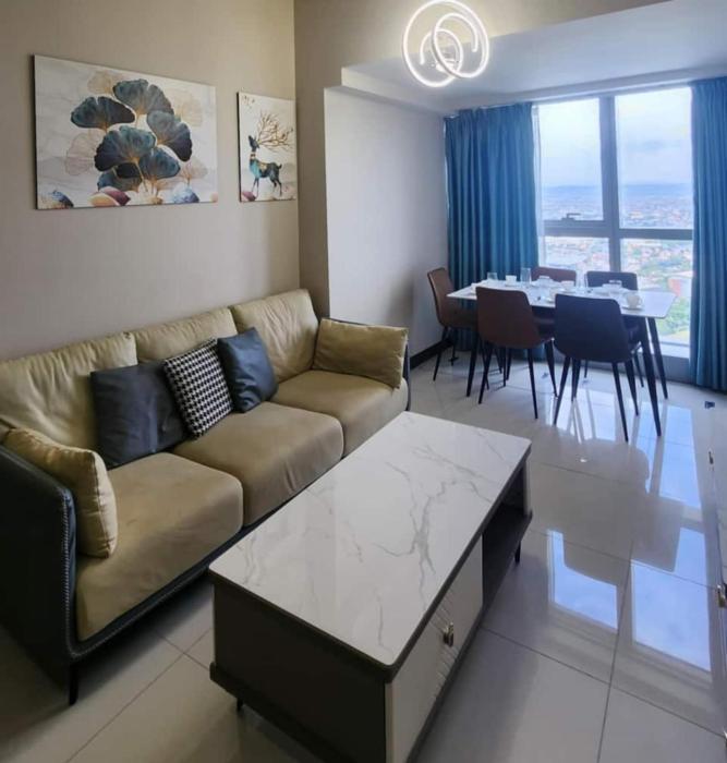Spacious City Living at Uptown Parksuites