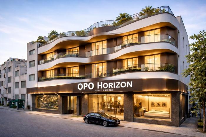 OPO Horizon Delhi Airport,FREE Airport Pick up or Drop
