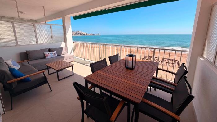 La Palmera - Primera linea frontal en Playa San Antonio