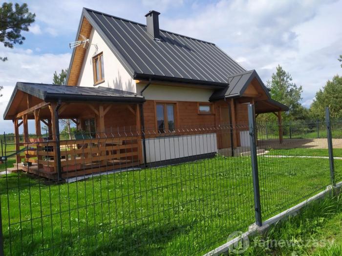 Dom nad jeziorem Serwy