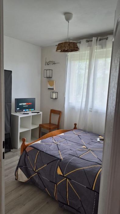 Chambre privée dans Maison au Quartier Calme