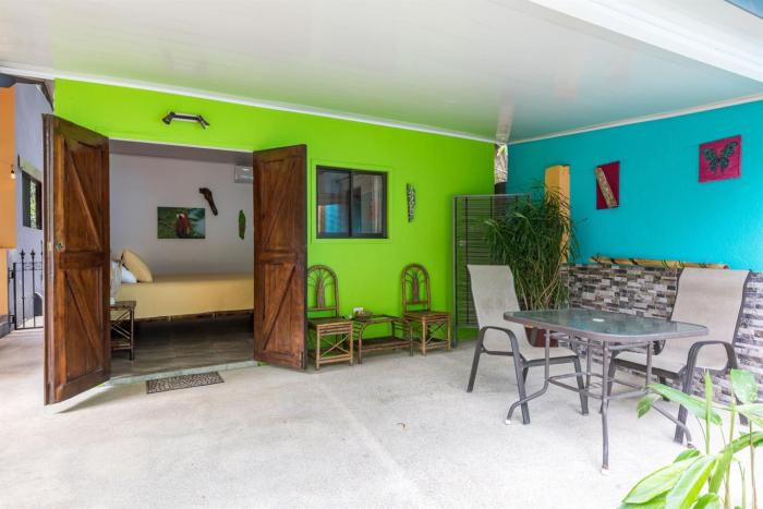 Tropical Cabina Pool & AC Cozy Bright Refreshing