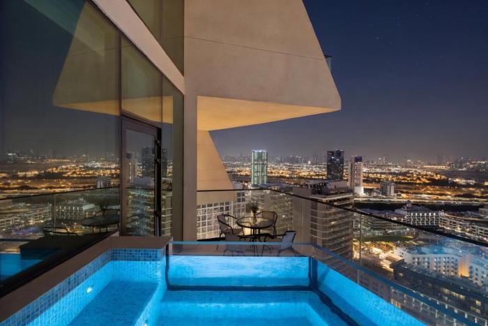 Luna 02 Private Pool Paddle Kids Play Area