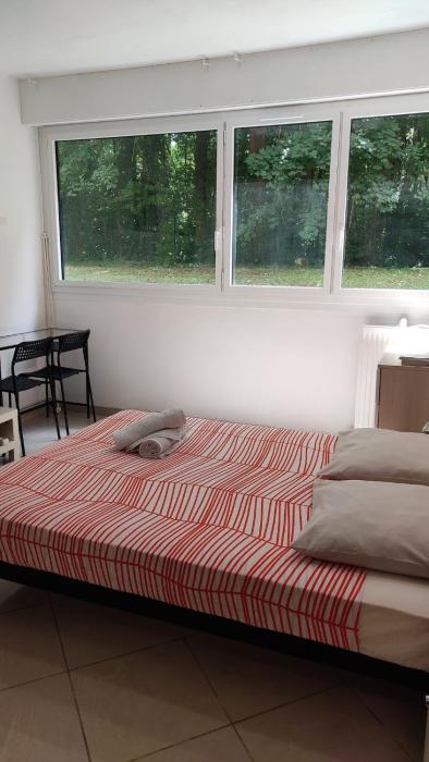 Cozy Studio Apartment Close to Melun and Vaux-le-Penil