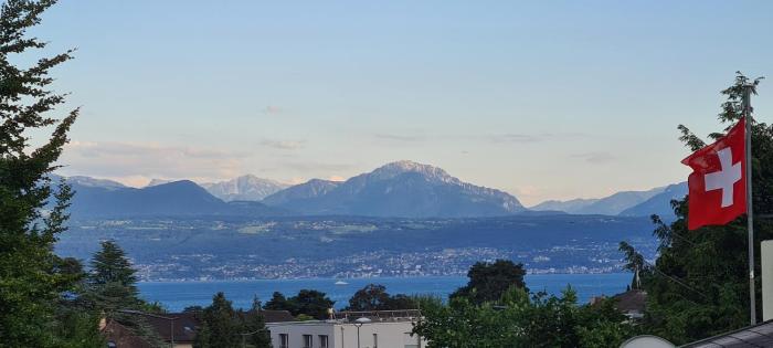 2BR Appart confortable - FAST wifi - EPFL - Swiss Tech - la RTS - lUNIL - parking