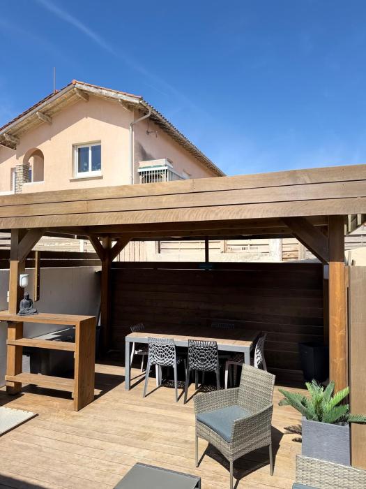 Maison cosy, 100m des plages, wifi, parking privé