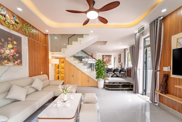 Ly Flower Villa 7BR Luxury Villa with Private Pool & Jacuzzi