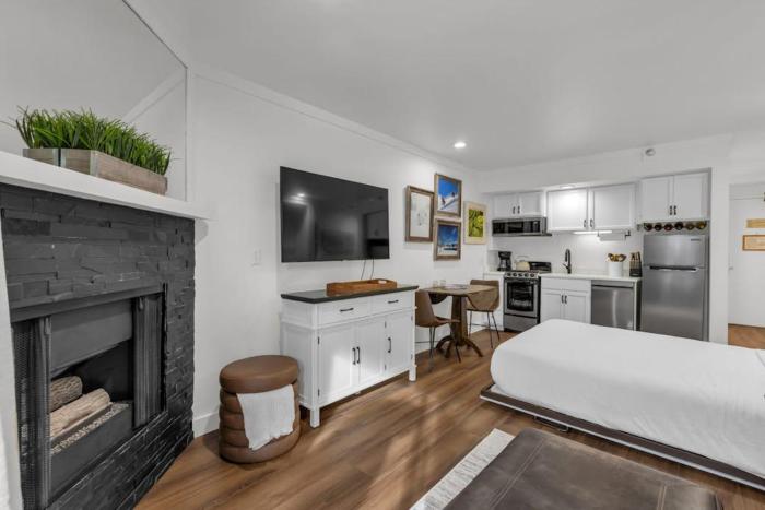 Ski-in - ski-out condo with fireplace pool hot tub & sauna - walk to eateries