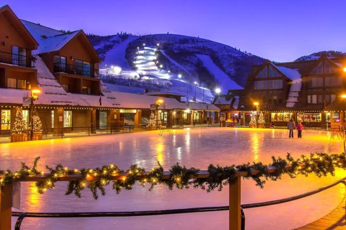 Comfortable ski-in - ski-out condo with shared pool hot tub & gym