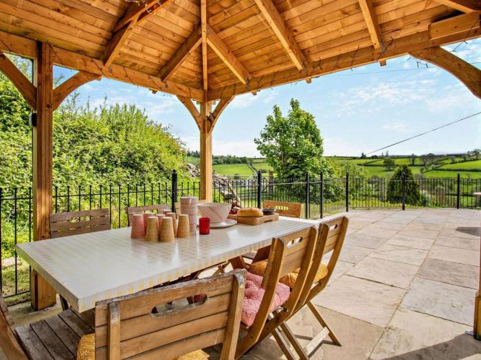 4 Bed in Brecon oc-82529