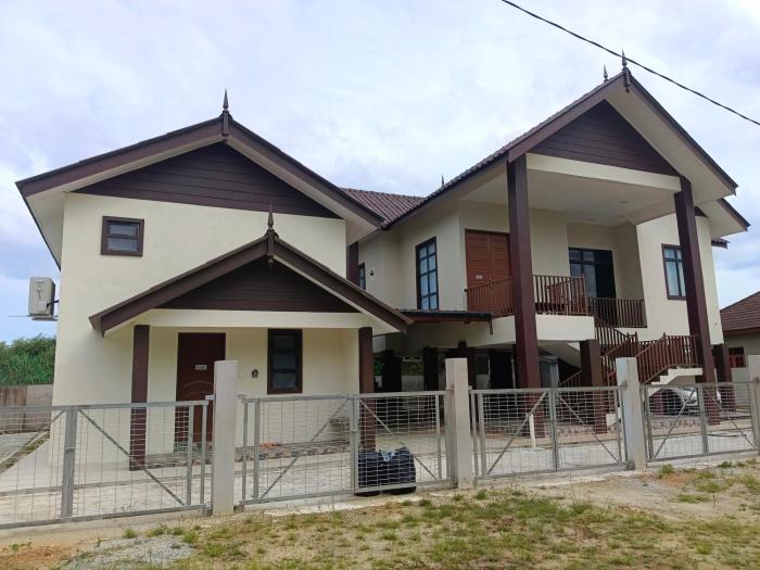 Homestay Rumah Tinggi Gong Badak