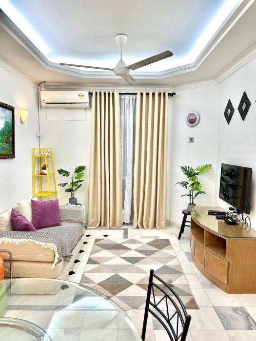 De One Homestay Bayu Emas Near Beach
