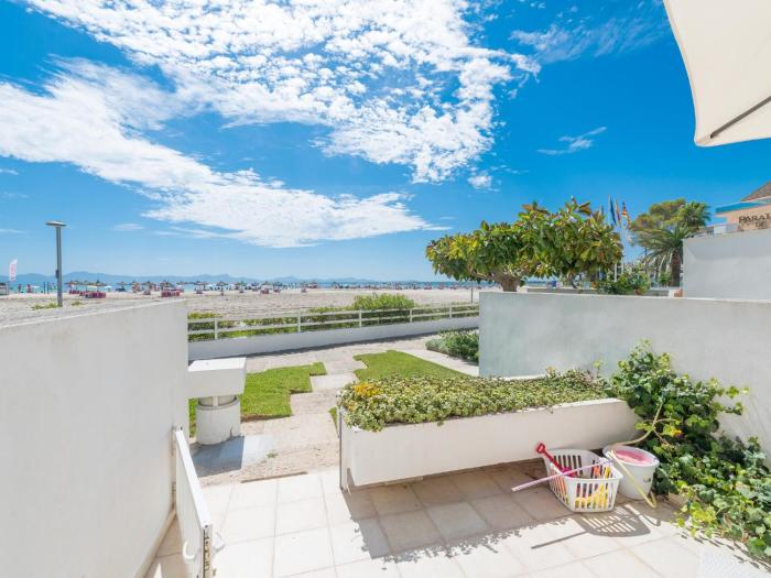 Edificio Canopus, Apartamento 24 en primera linea de la playa
