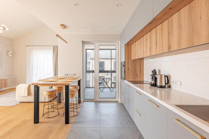 Modern 80kvm Apartment I Balcony I Parking I ᴄᴏʜᴏsᴛ