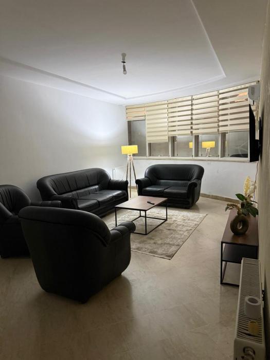 Modern 2BR Apt, Near Lac de Tunis, 10 min Airport