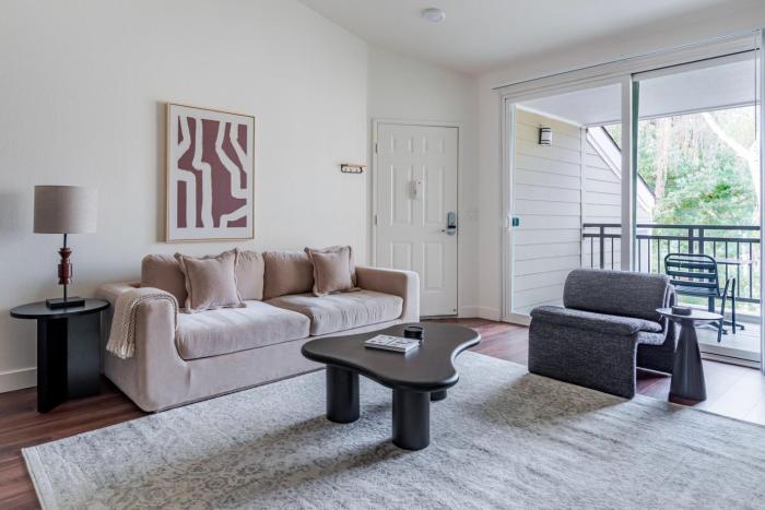 Blueground Santa Clara pool nr Central Park SFO-1978