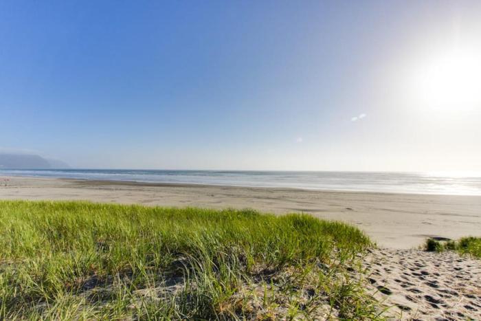 Oceanfront getaway close to Gearhart Golf Links no pets