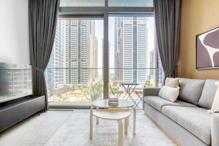 Blueground Marina Gate balcony elevator pool DXB-1097