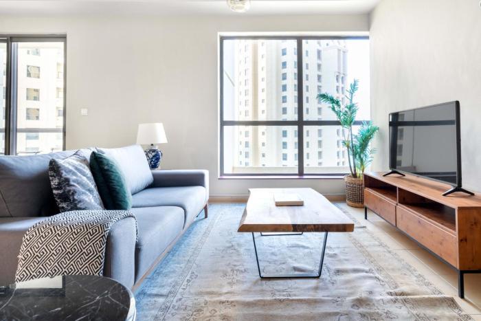 Blueground JBR Sea View pool gym DXB-676