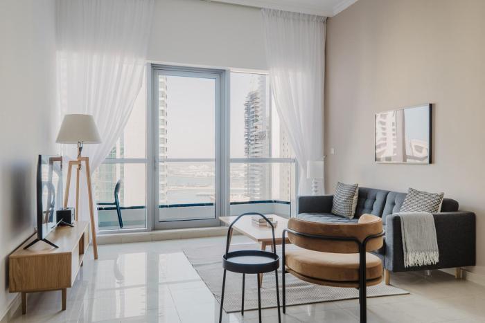 Blueground Dubai Marina pool AC nr JBR Beach DXB-1639