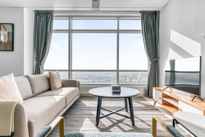 Blueground The Lofts Sea View elevator pool DXB-1014