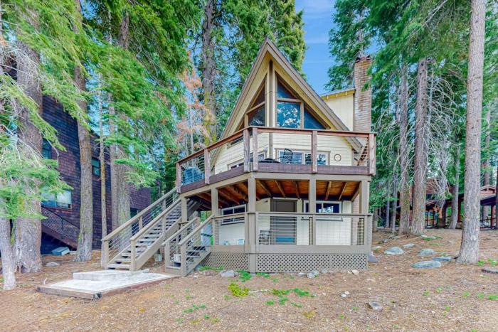 Superb lakefront home with mountain & lake views fireplace tennis & washer&dryer