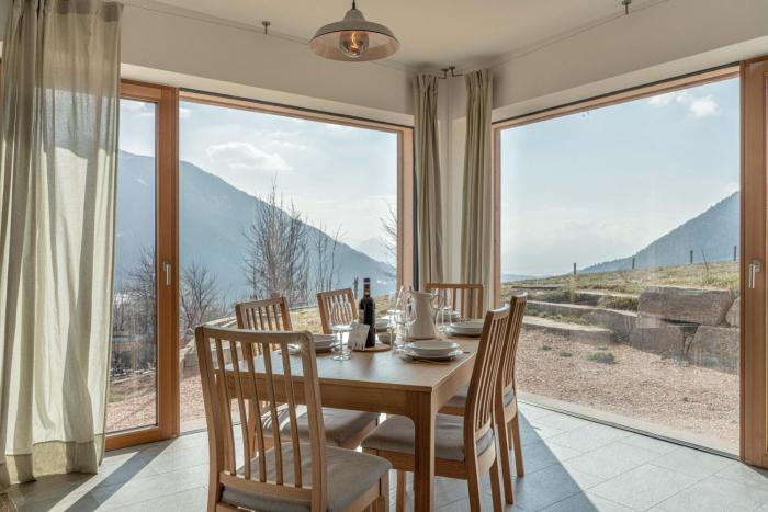 Nest Family, Bedollo Ospitar