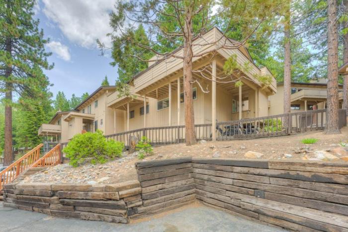 Dog-friendly mountain getaway near skiing & lake with water views & private balcony