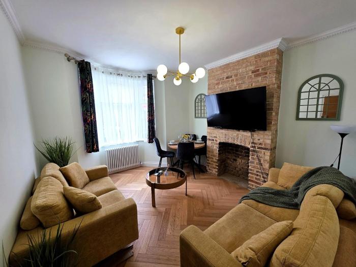 Modern 2BDR Home with Garden in Walthamstow