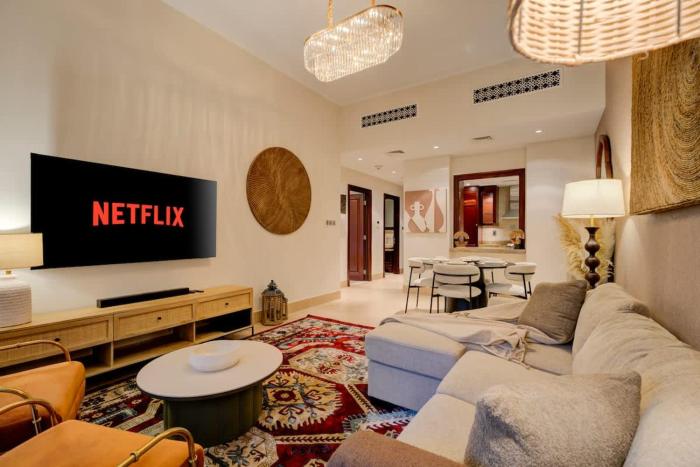 Chic 1 bed with lawn Zanzabeel Near Burj Khalifa