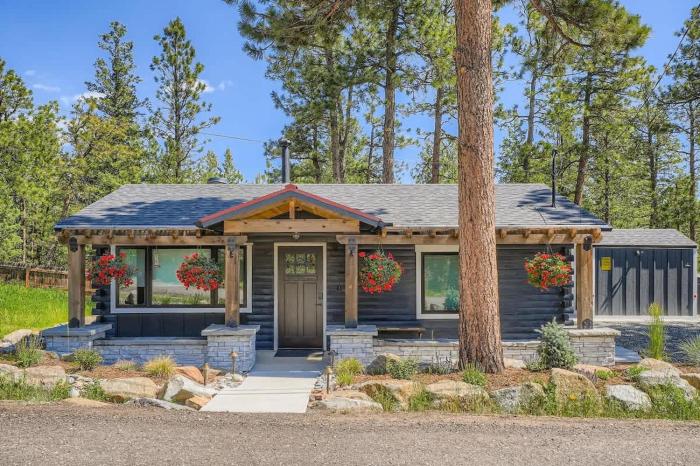 The Bears Den - Hot Tub Retreat - Family Home