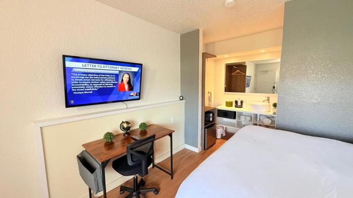 Room rustic close to Disney