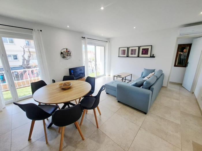 Le Cabrol Neuf, 5min Plage, Balcons, Parking, 6pers