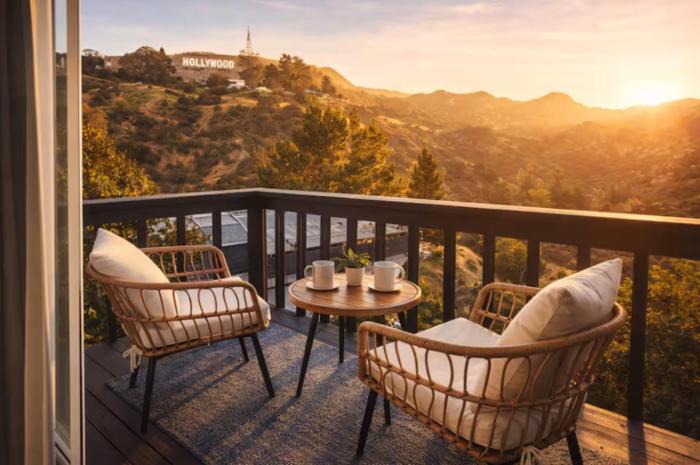 Hillside Retreat with Balcony Views of the Hollywood Sign