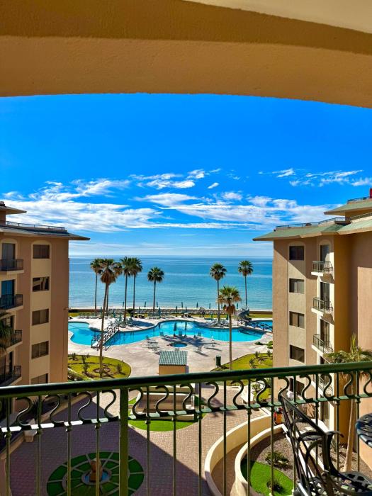 Sonoran Spa 405n modern 1-bedroom