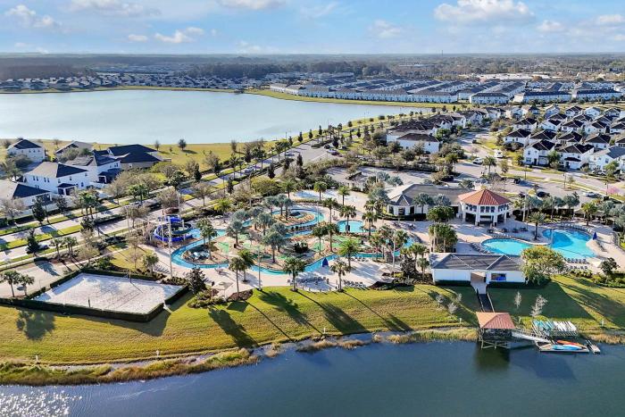 Modern 2BR Condo with Lazy River Near Disney