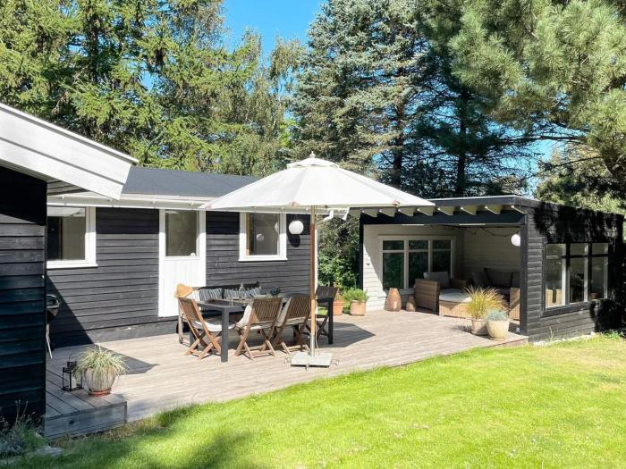 6 person holiday home in Gilleleje-By Traum