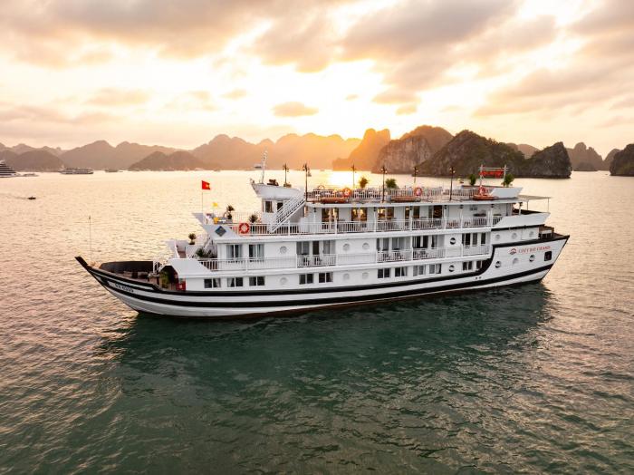 Cozy Bay Grand Cruise